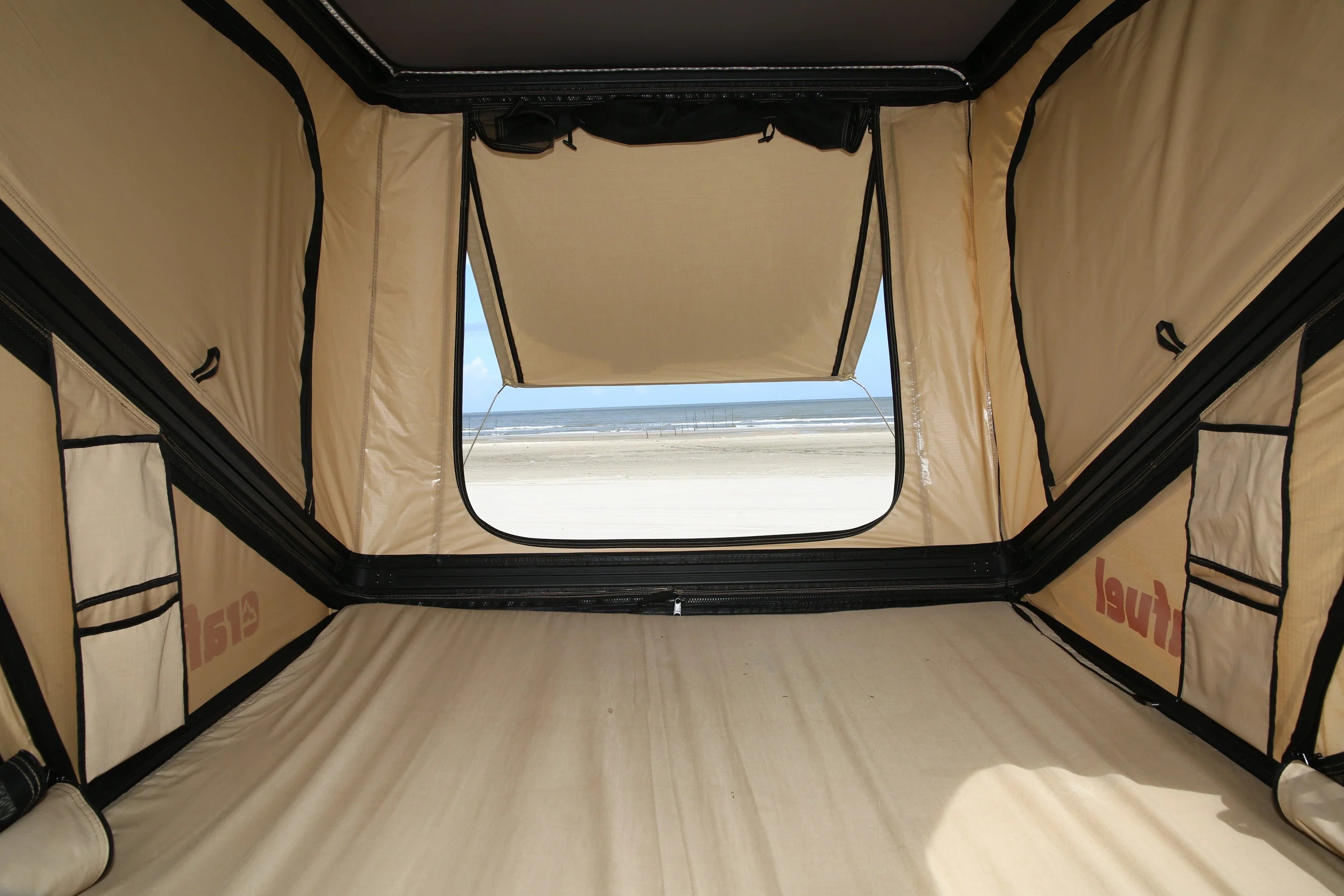 Tente de toit à coque en Aluminium - 2 Personnes